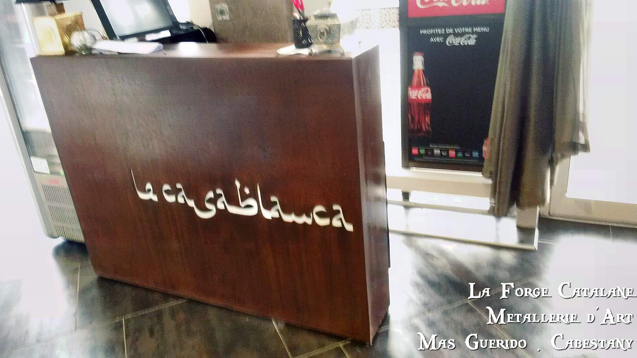 comptoir acceuil decoupe laser fer Forge Catalane Cabestany.jpg